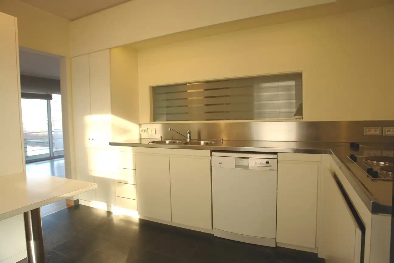 LUXUEUS APPARTEMENT MET TOPLIGGING foto 7