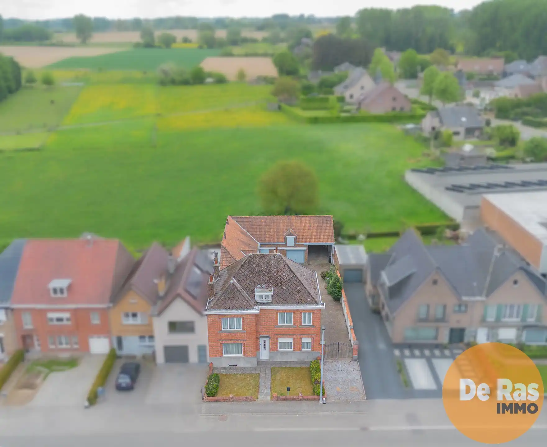 Hoofdfoto van de publicatie: BURST - Te renoveren woning met tal van mogelijkheden