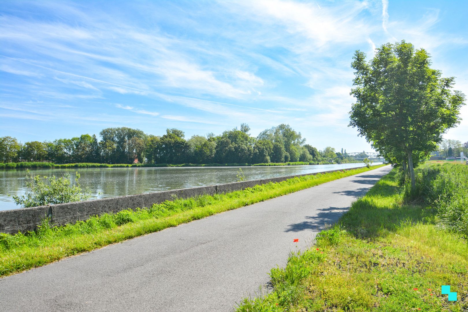 Gelijkvloers appartement aan het kanaal en gemeentepark foto 11