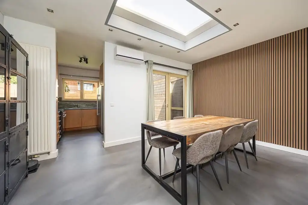 Instapklare woning met zonnige tuin dichtbij Rivierenhof foto 9
