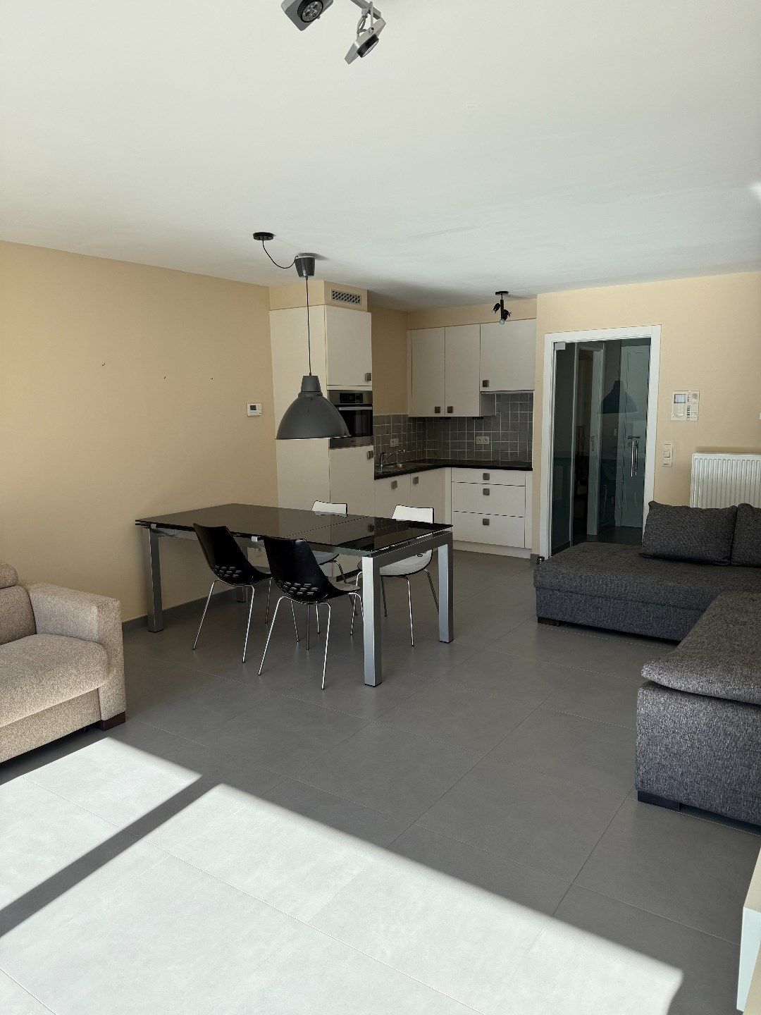 Moderne, instapklare studio in het bruisende hart van Oostende! foto 3