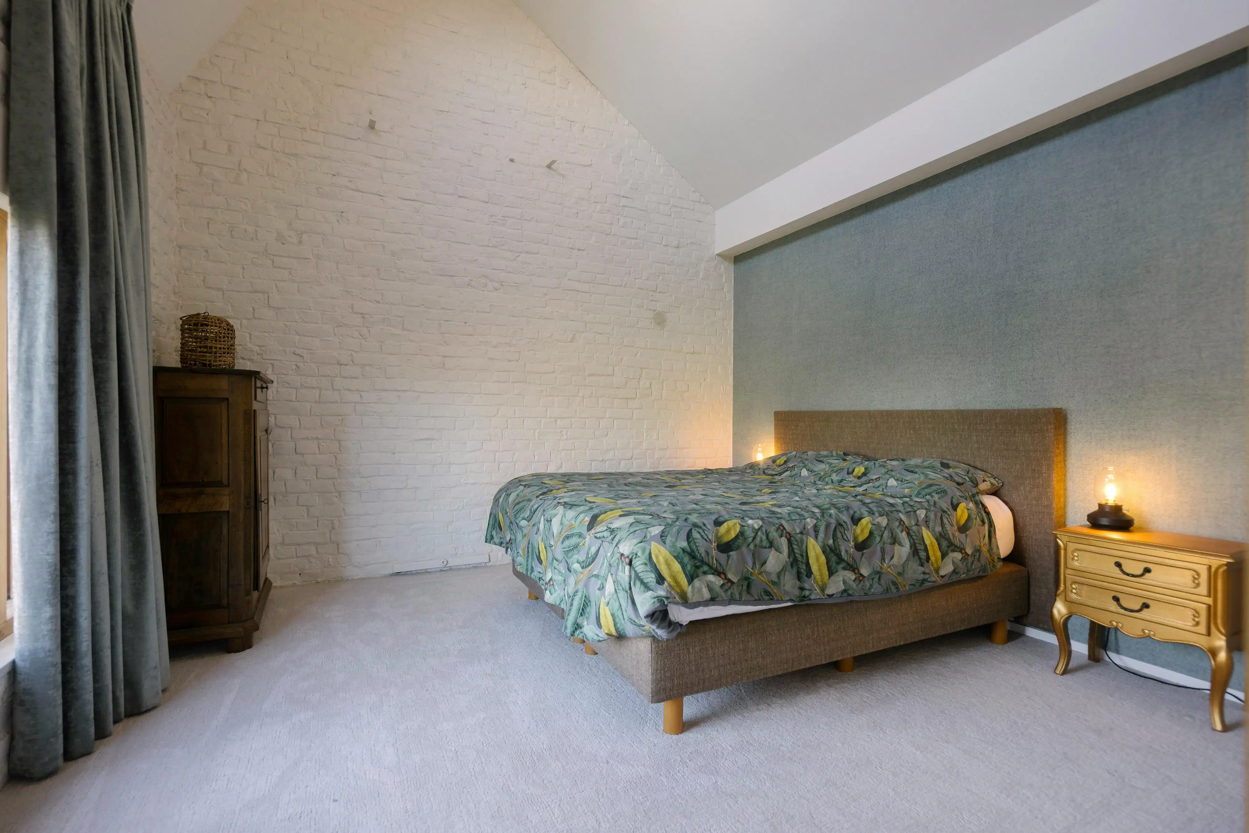 Gerenoveerde woning met authentieke elementen en magazijn foto 16