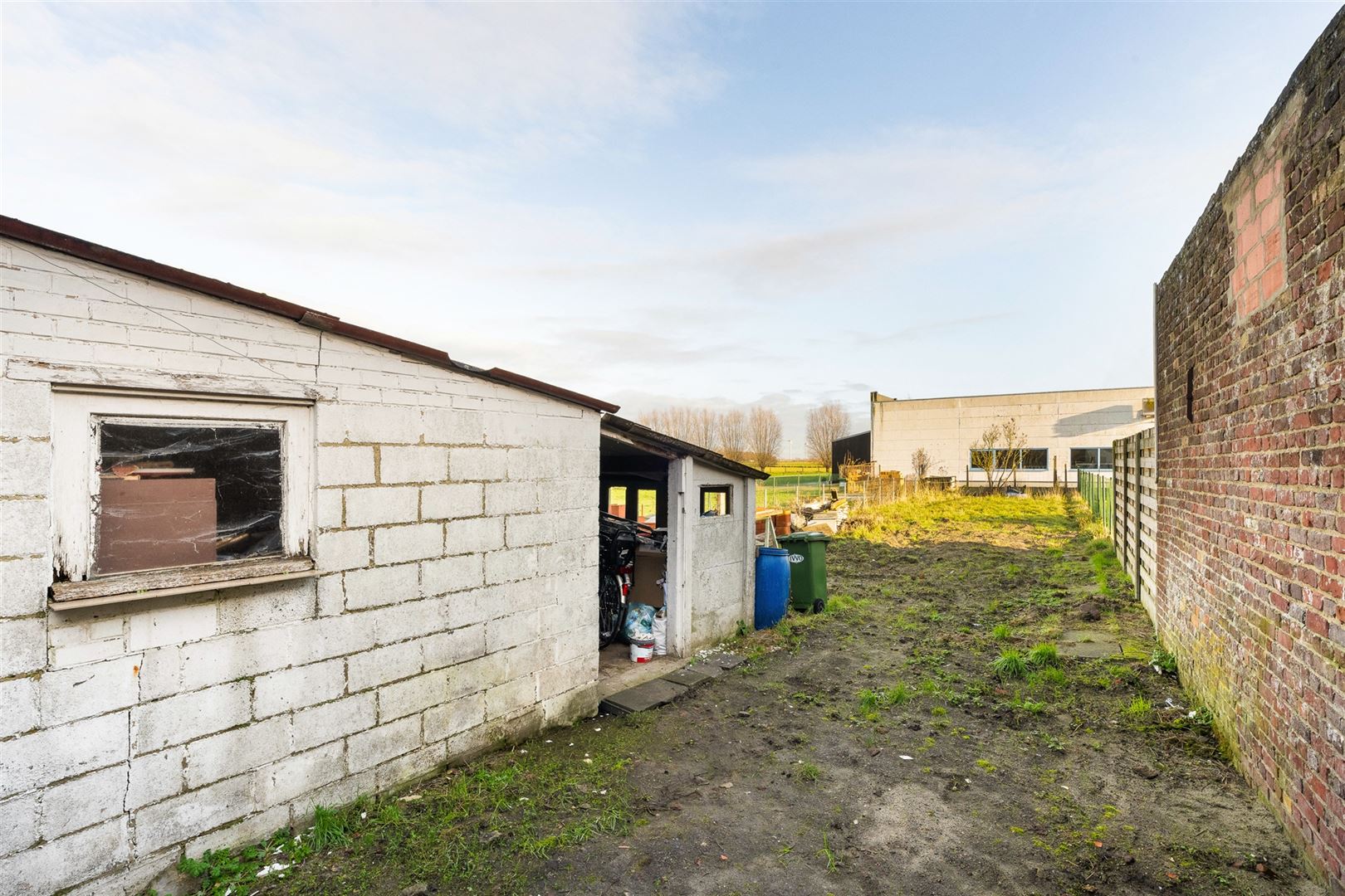 Halfopen bebouwing met garage foto 21