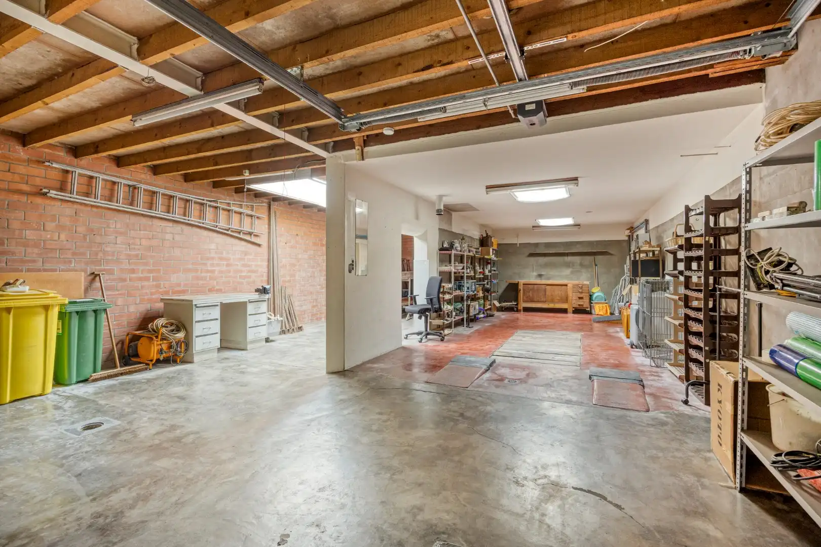 Ruim ingedeelde gelijkvloers woning op een mooi breed perceel van 812 m². foto 31