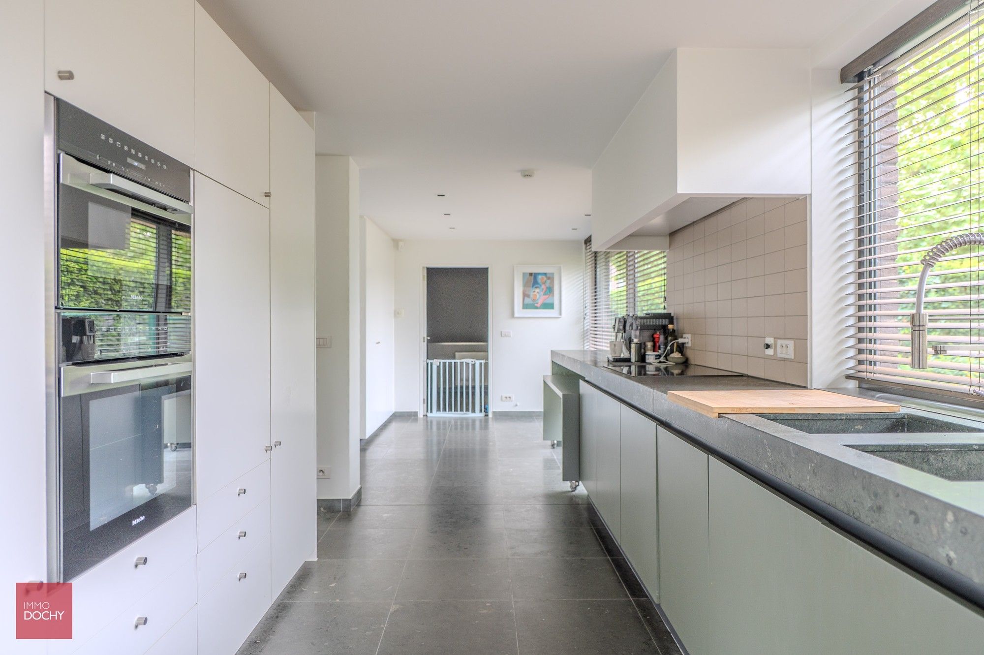 Afgeschermd van het dorpszicht tijdloze ruime VILLA met landelijk verzicht | Durmstraat foto 4