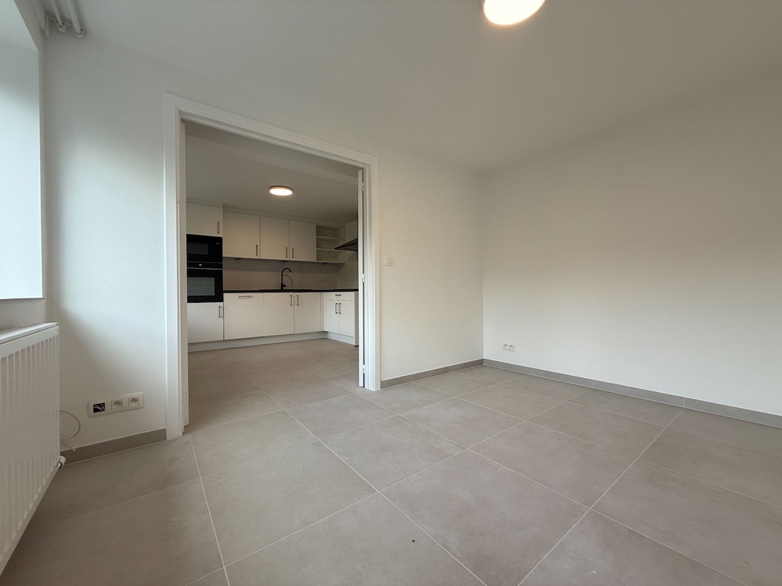 Gerenoveerde studio met parking foto 3