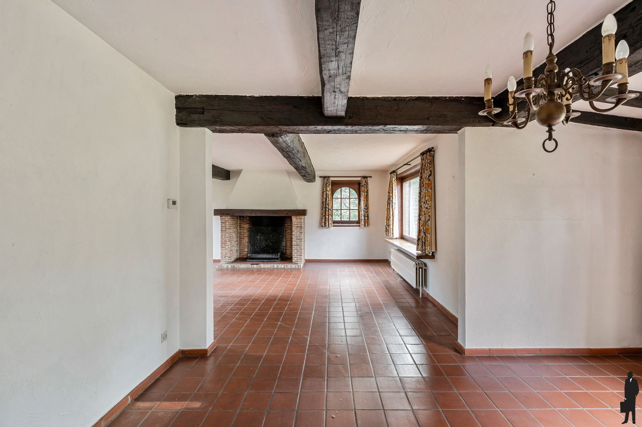 Te renoveren villa, in een bijzonder groene en residentiële omgeving!  foto 10