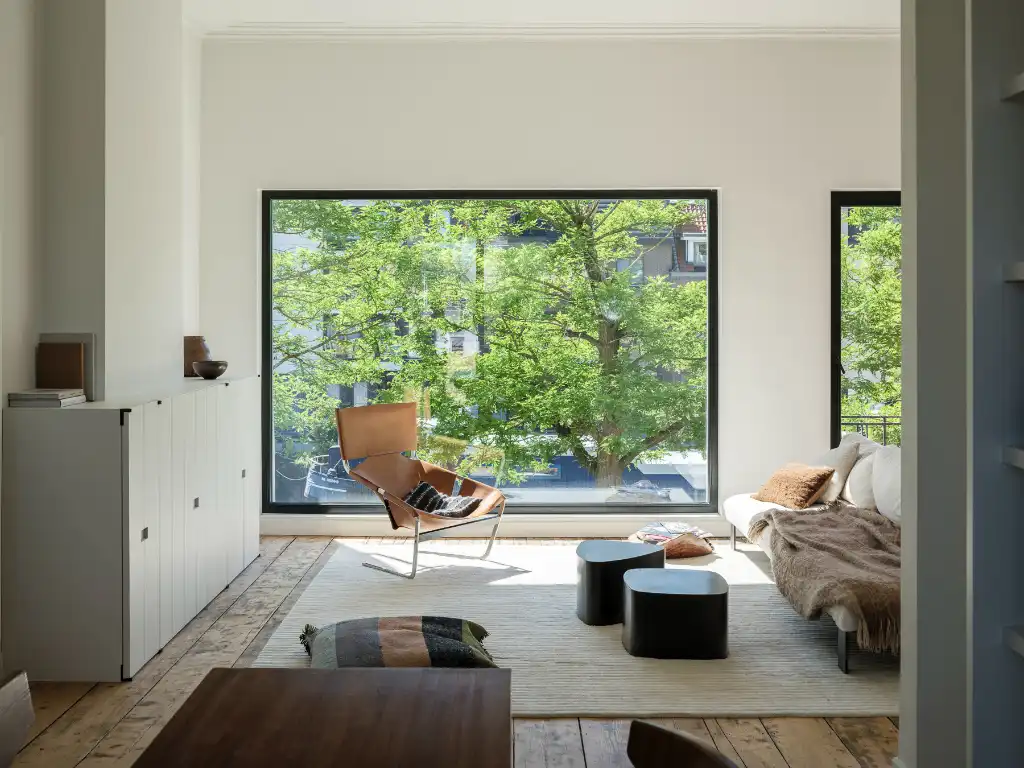 Klassevolle herenwoning met interieur van Peter Ivens & Bea Mombaers, volwassen stadstuin, inpandige garage en uitzonderlijk zicht op de Visserij. foto 23