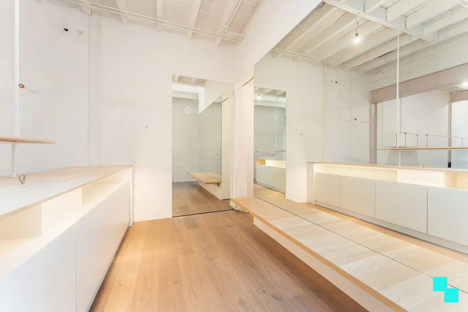 Karaktervol handelspand met woonst - centrum Roeselare foto 13