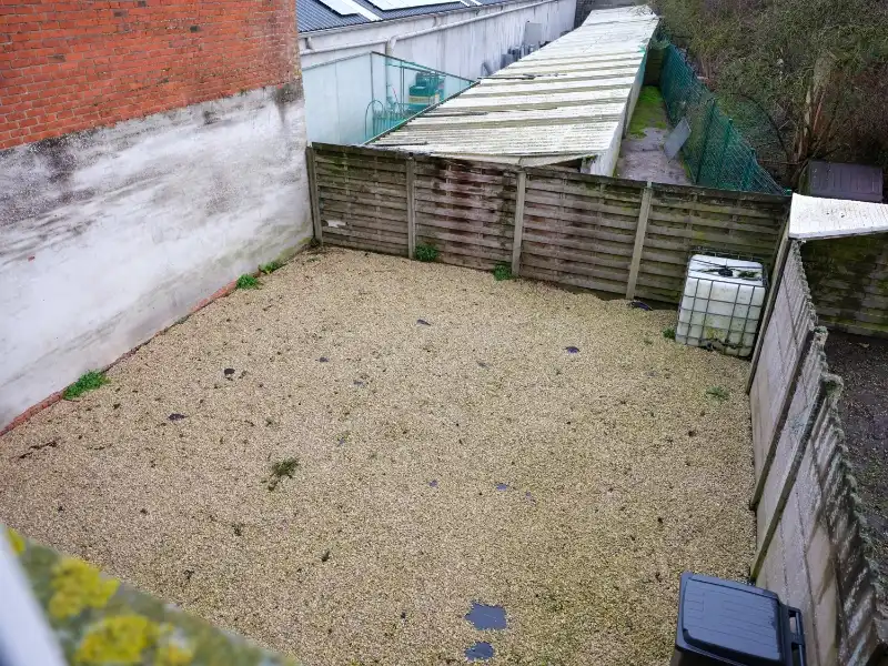 Moorslede-centrum. Gezellige te renoveren rijwoning met koer als starter of als investering. 4 slaapkamers.  Te koop via het opbod systeem van COVAST. foto 20