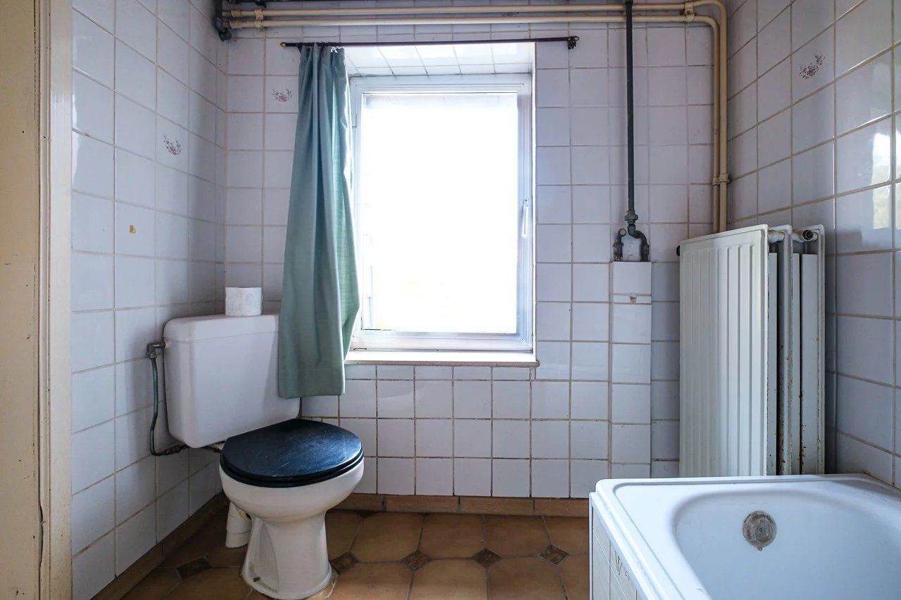 Te renoveren gezinswoning in een rustige streek foto 19