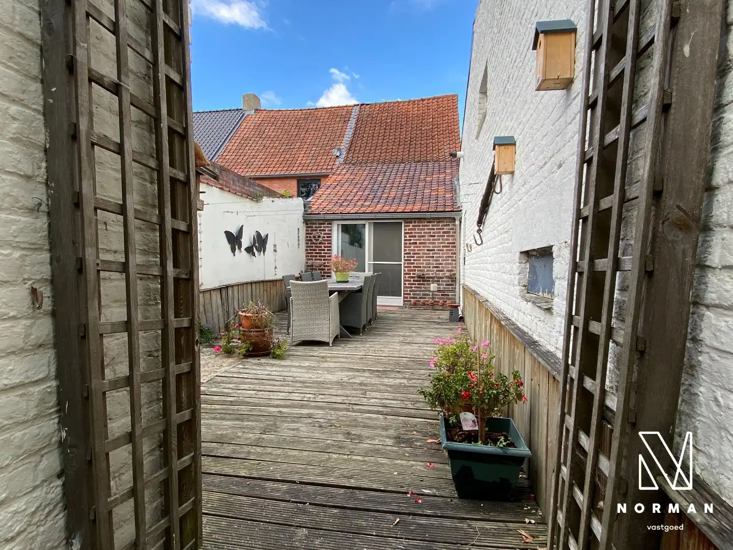 Halfopen woning met 3 slaapkamers, bijgebouw/atelier en grote voorkamer voor eventuele handelszaak foto 20