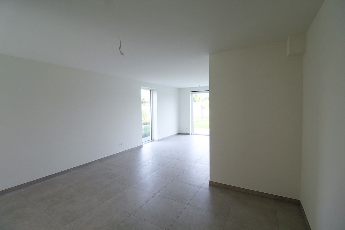 Nieuwbouwwoningen in de Populierstraat te Roeselare foto 3