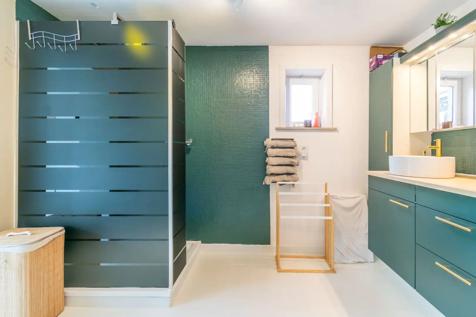 Een instapklare, heel aangename villa met oa. 3 grote slaapkamers! foto 12