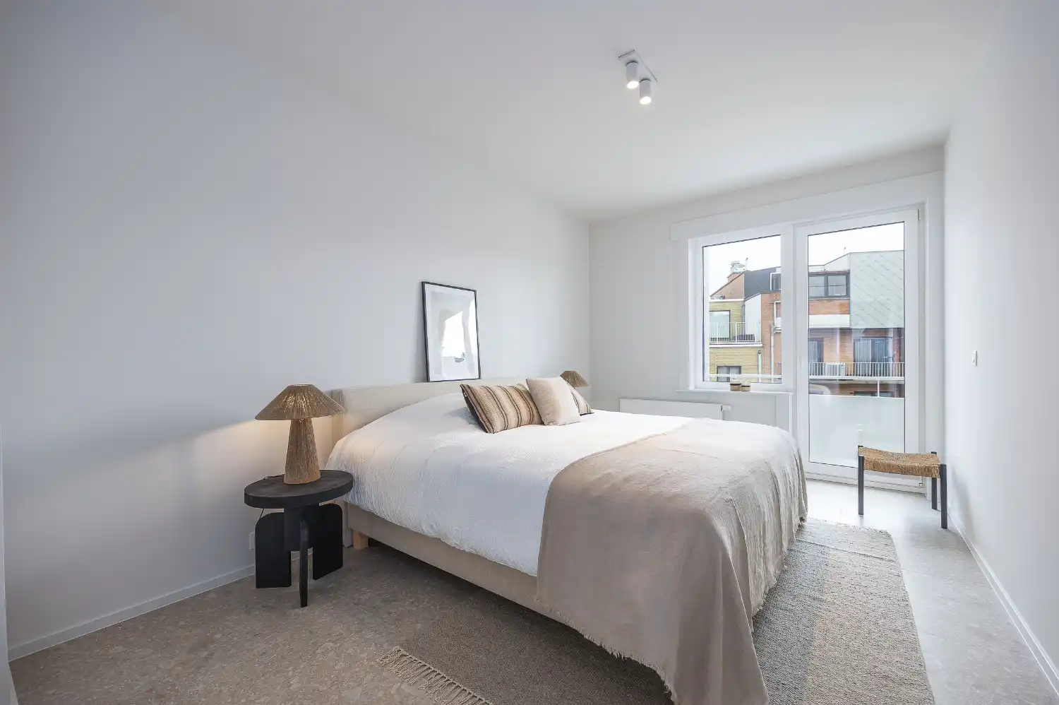 Gerenoveerd drie slaapkamer appartement met open zicht! foto 11