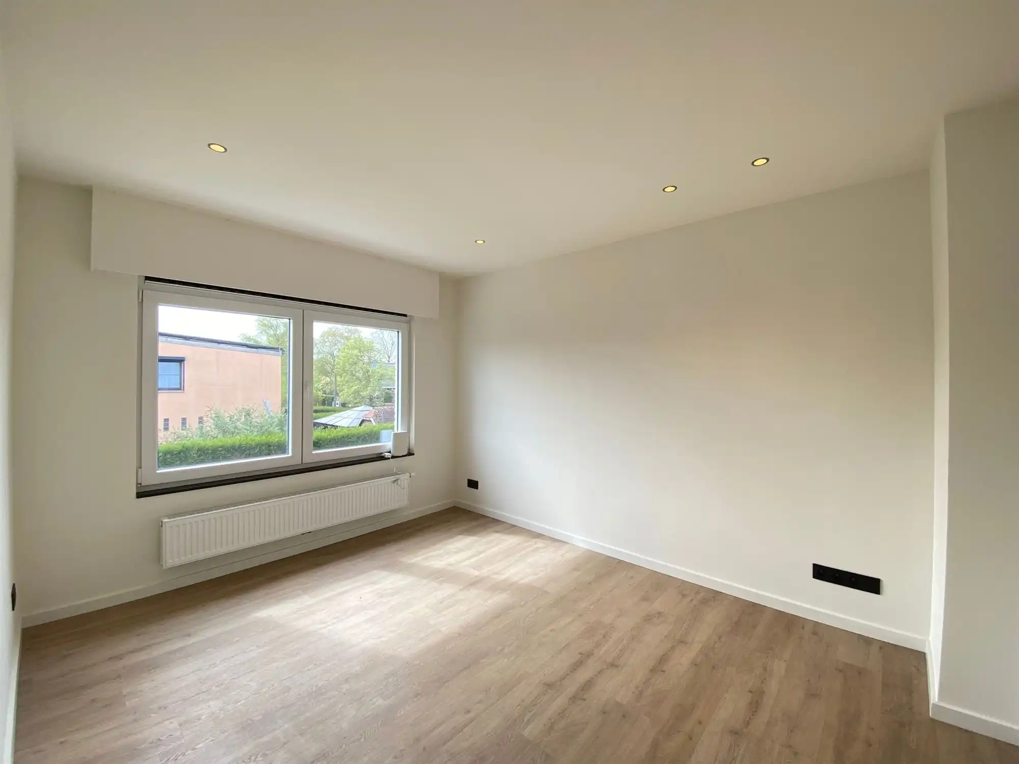 prachtig gerenoveerde woonst met 5 slaapkamers en 2 garages foto 24