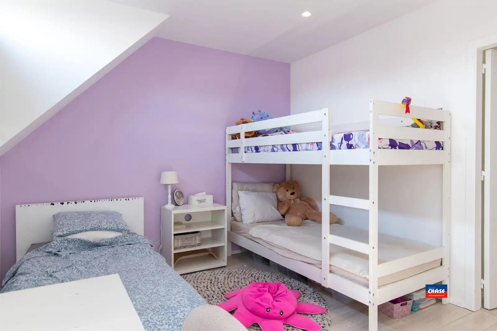 Gerenoveerde woning met terras, drie slaapkamers en garage foto 16