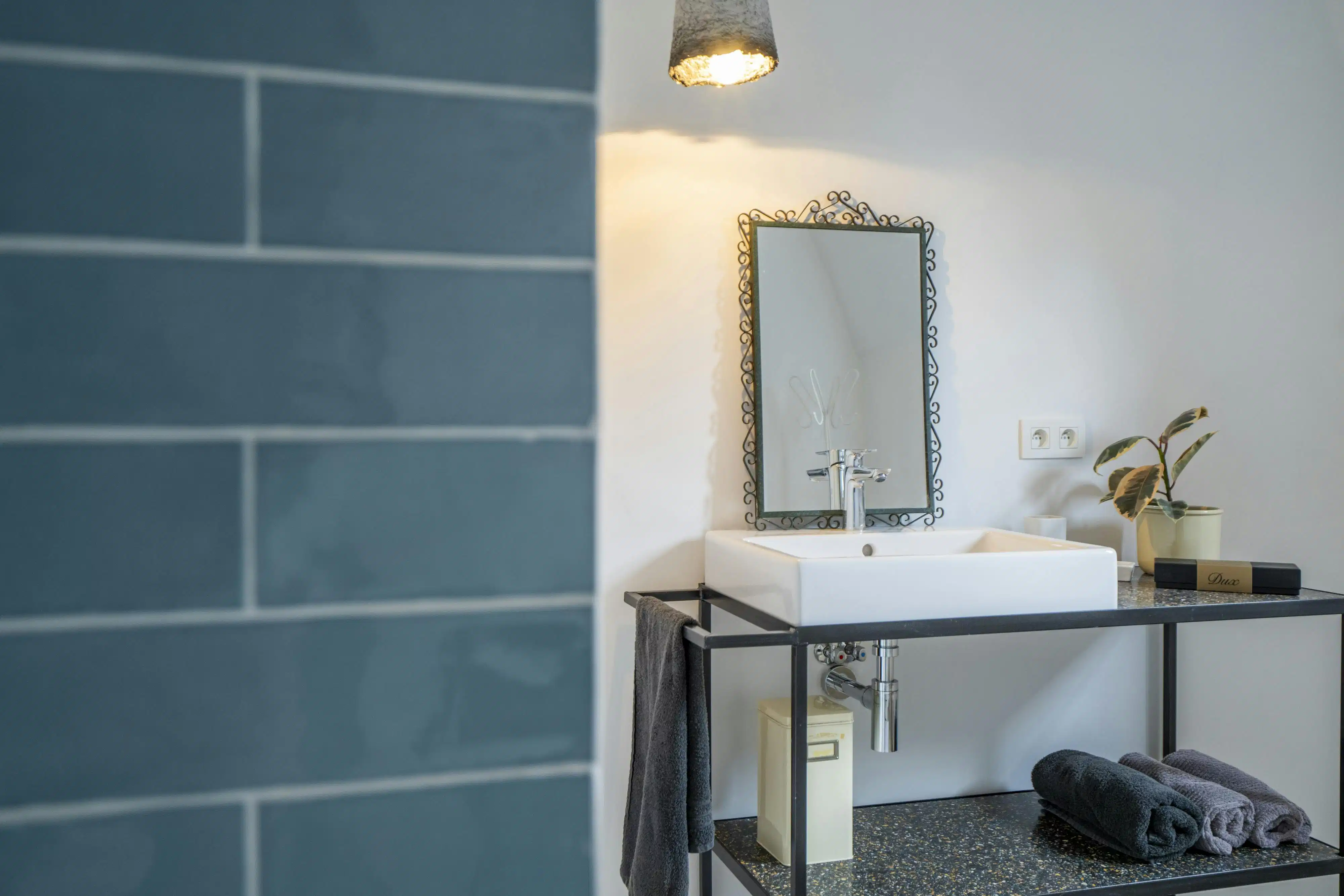 Prachtig gerenoveerde herenwoning te koop met uitweg  foto 14