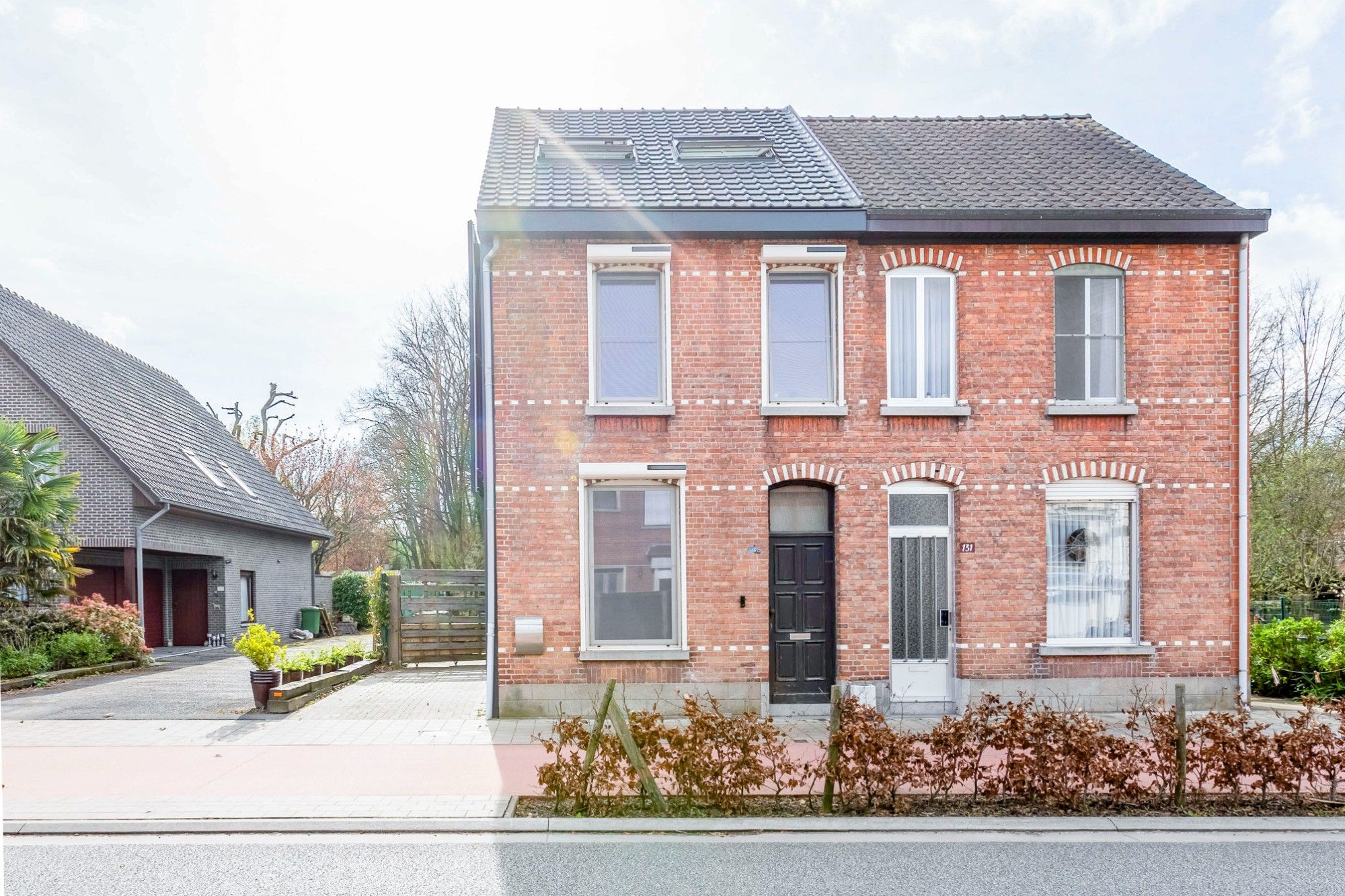 Te vernieuwen halfopen bebouwing boordevol potentieel met grote tuin foto 2