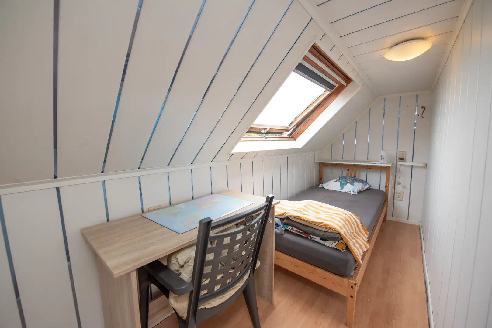 Halfopen bebouwing met 2 slaapkamers op groot perceel van 1305 m² foto 24