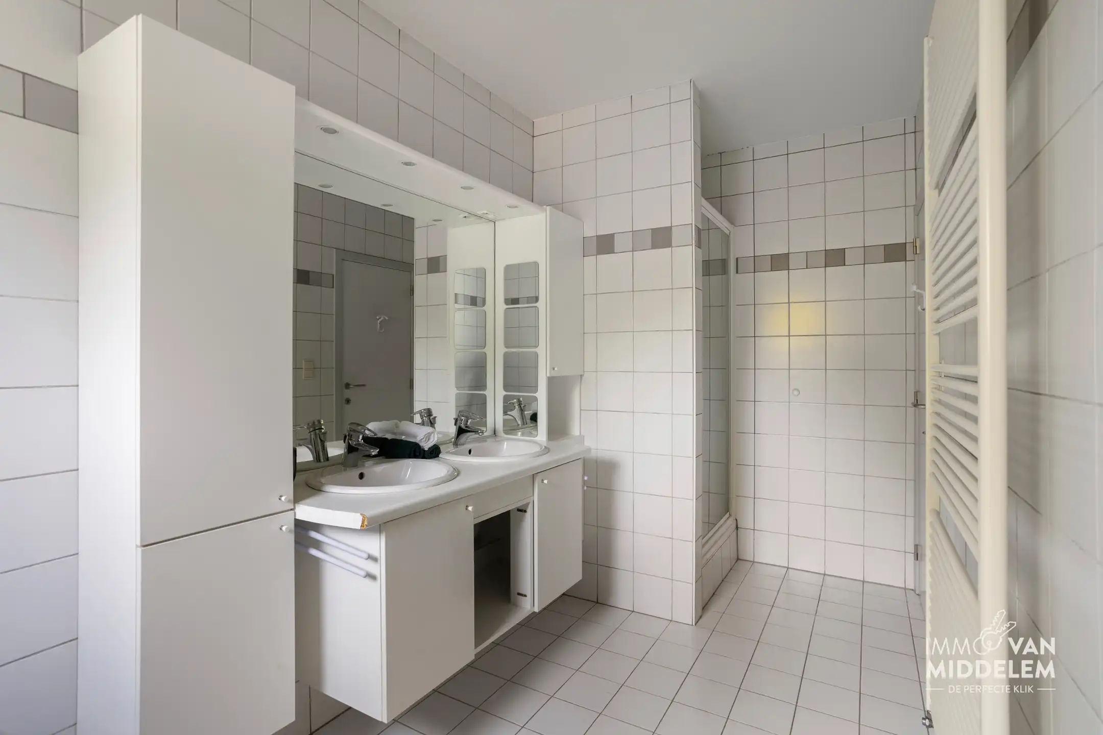 DUPLEXAPPARTEMENT MET 3 SLAAPKAMERS, GARAGE EN BERGING foto 10