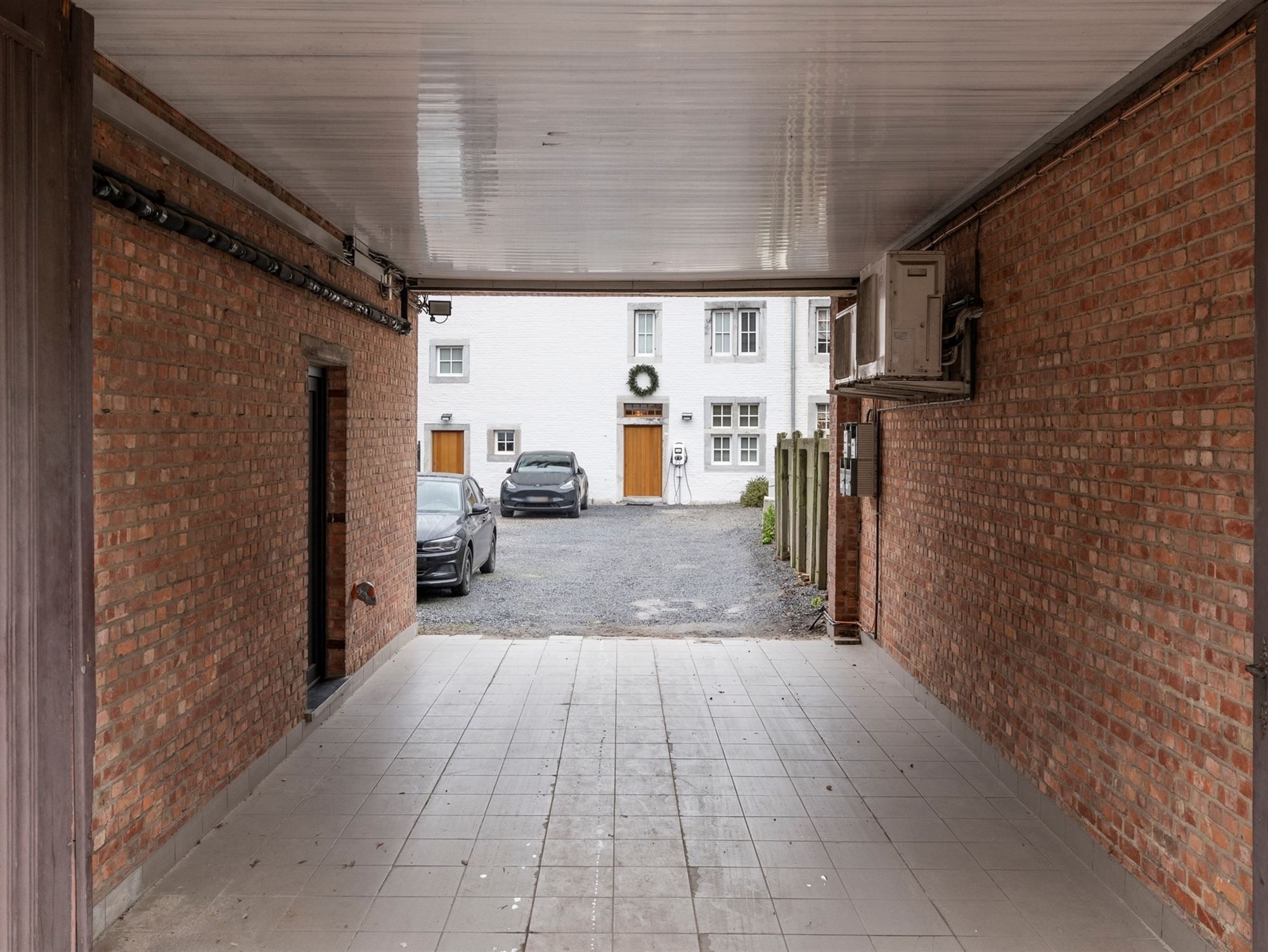 PRACHTIGE WONING MET 3 SLKS OP EEN TOPLOCATIE IN SINT-TRUIDEN MET PARKEERPLAATSEN foto 25