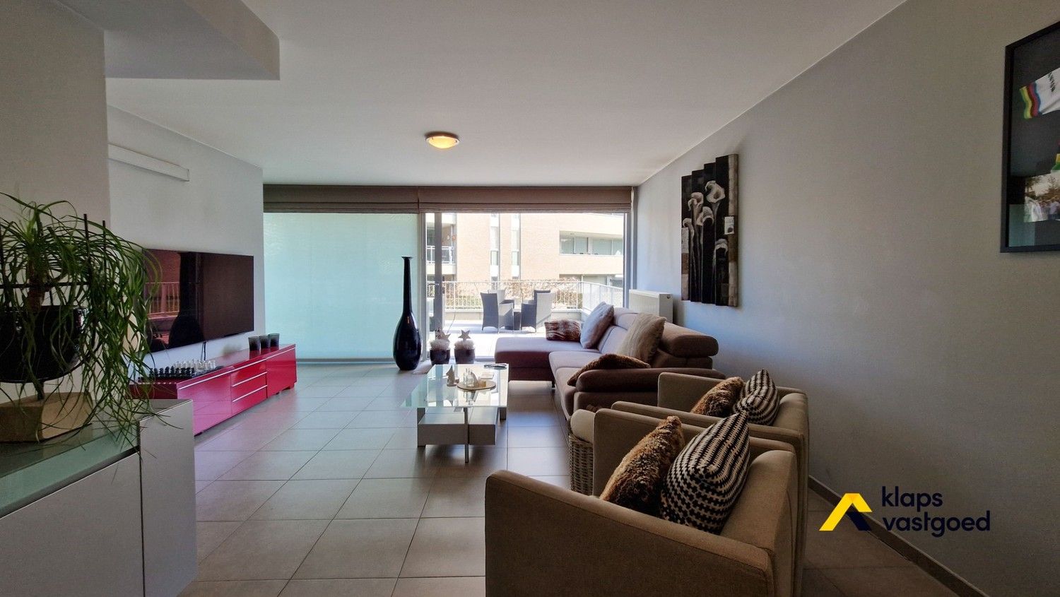 Ruim en aangenaam gelijkvloers appartement op wandelafstand van het centrum van Maaseik. foto 7
