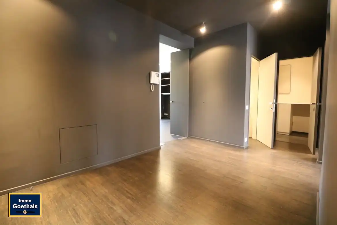 Luxe appartement met zicht op de Leie en de Broeltorens. 2 kamers en terras. foto 4