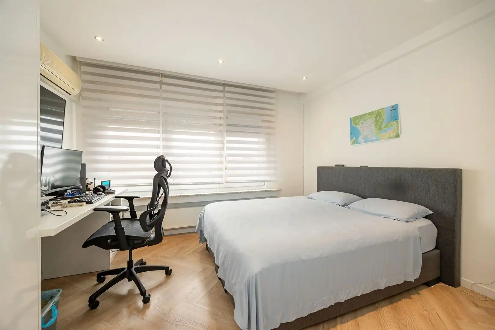 Ruim opbrengsteigendom met lift, garage en verhuurde handelsruimte foto 20