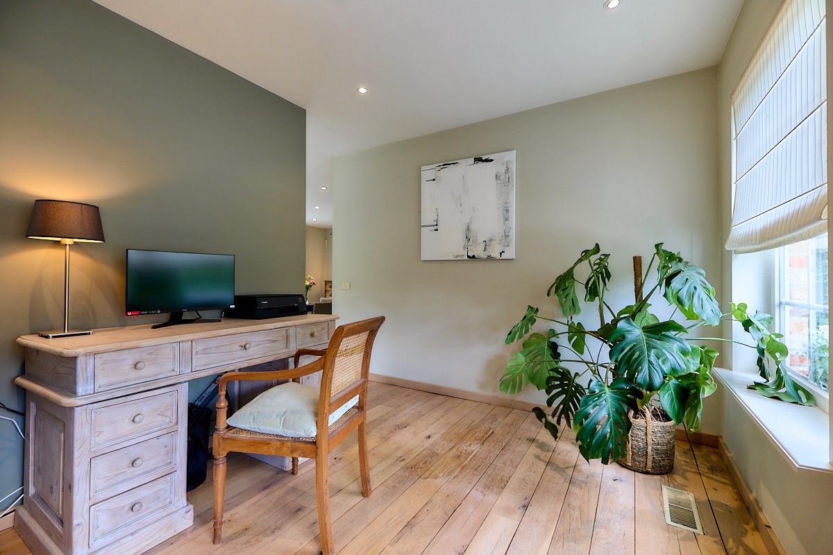 Hedendaags landelijk en rustig wonen in deze opmerkelijke villa met aangelegde tuin. foto 7