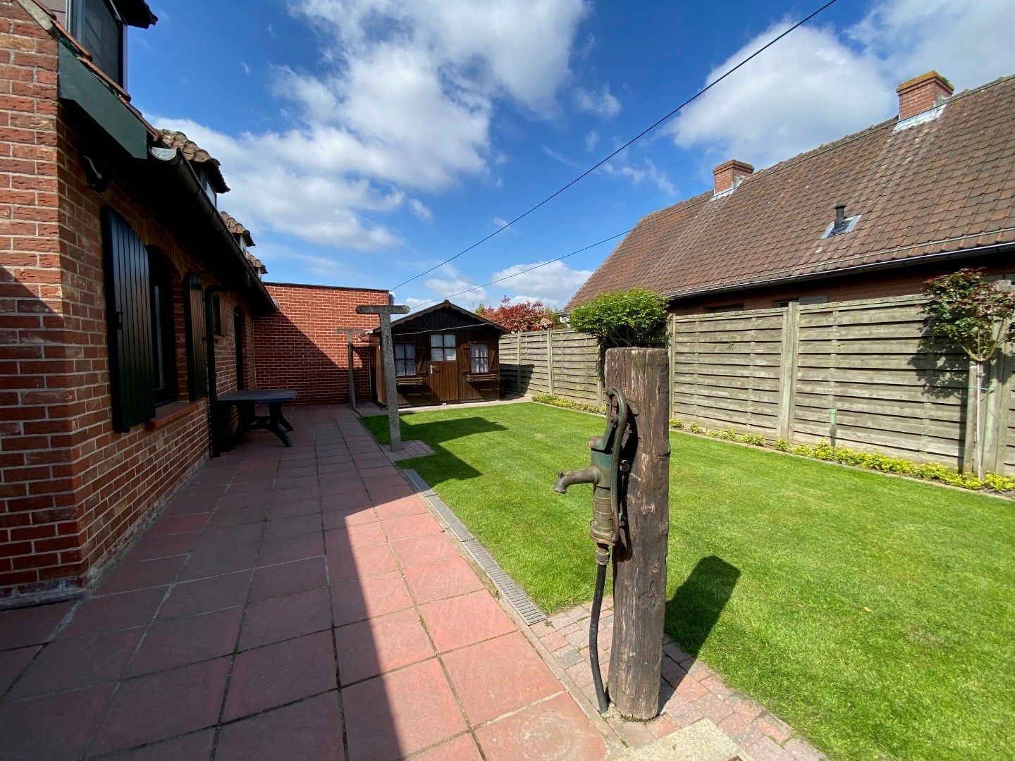 🏡 Charmante gezinswoning met 3 slaapkamers, inpandige garage en prachtige tuin in rustige woonwijk - Bezoek woensdag 10 december 15u30-17u30 (mits afspraak) foto 11