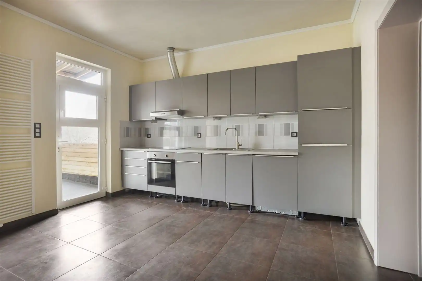 TE KOOP: Opbrengsteigendom in het centrum van Heusden-Zolder! foto 13