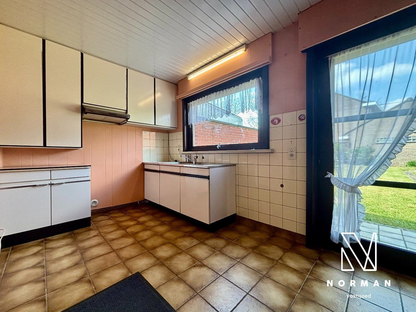 Stevige woning met 3 slpk op mooie locatie in Kuurne! foto 7