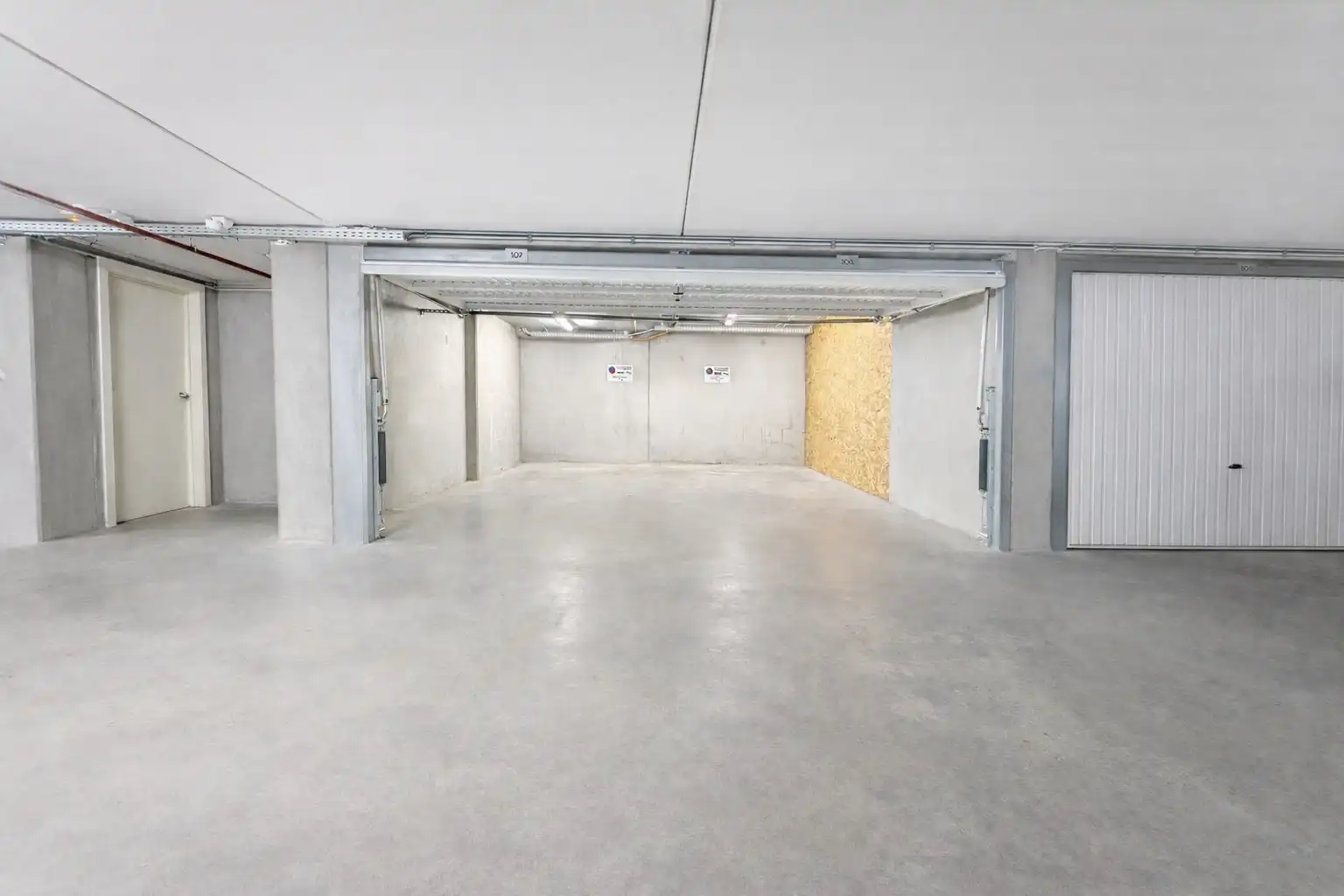 Dubbele garagebox top gelegen nabij het Driehoeksplein foto 2