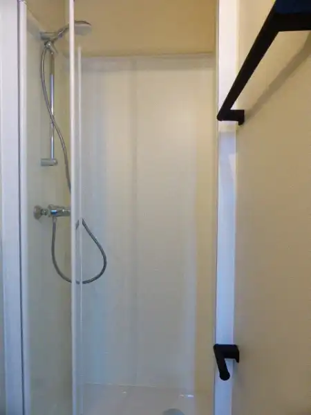 Vernieuwde gemeubelde studio foto 10