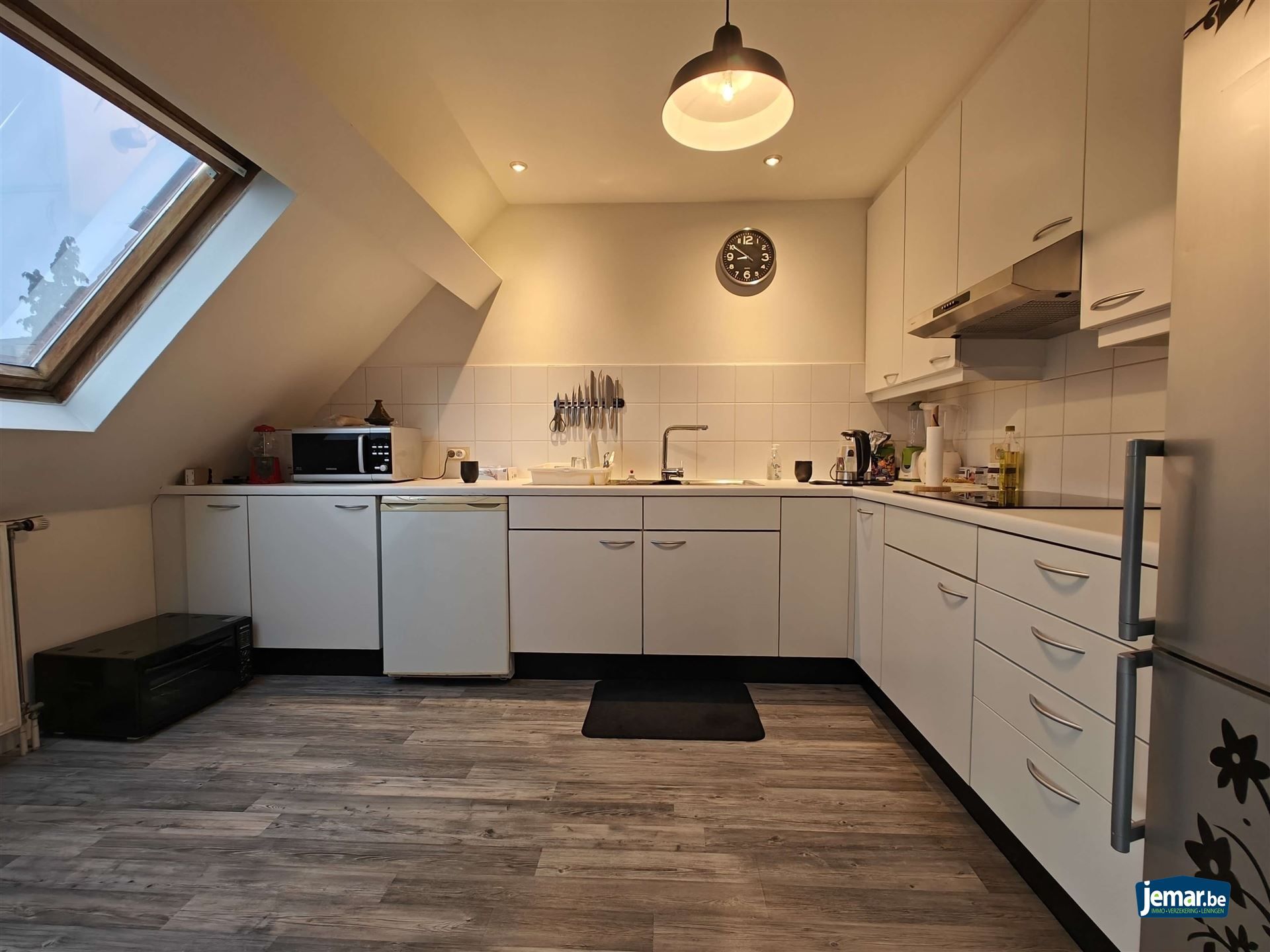 AANDELENOVERDRACHT: Handelspand met appartement foto 27