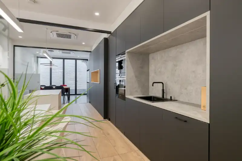 Commerciële toplocatie met uitzonderlijke flexibiliteit foto 4