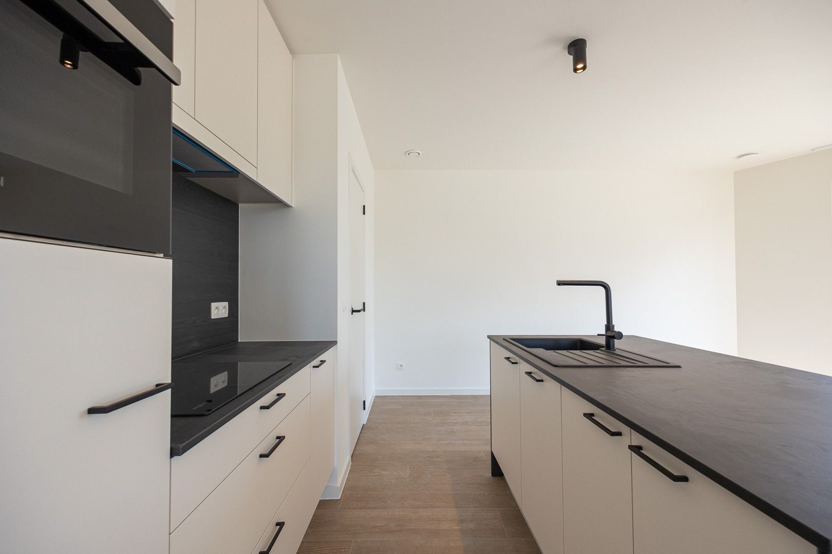 APPARTEMENT MET TERRAS foto 2