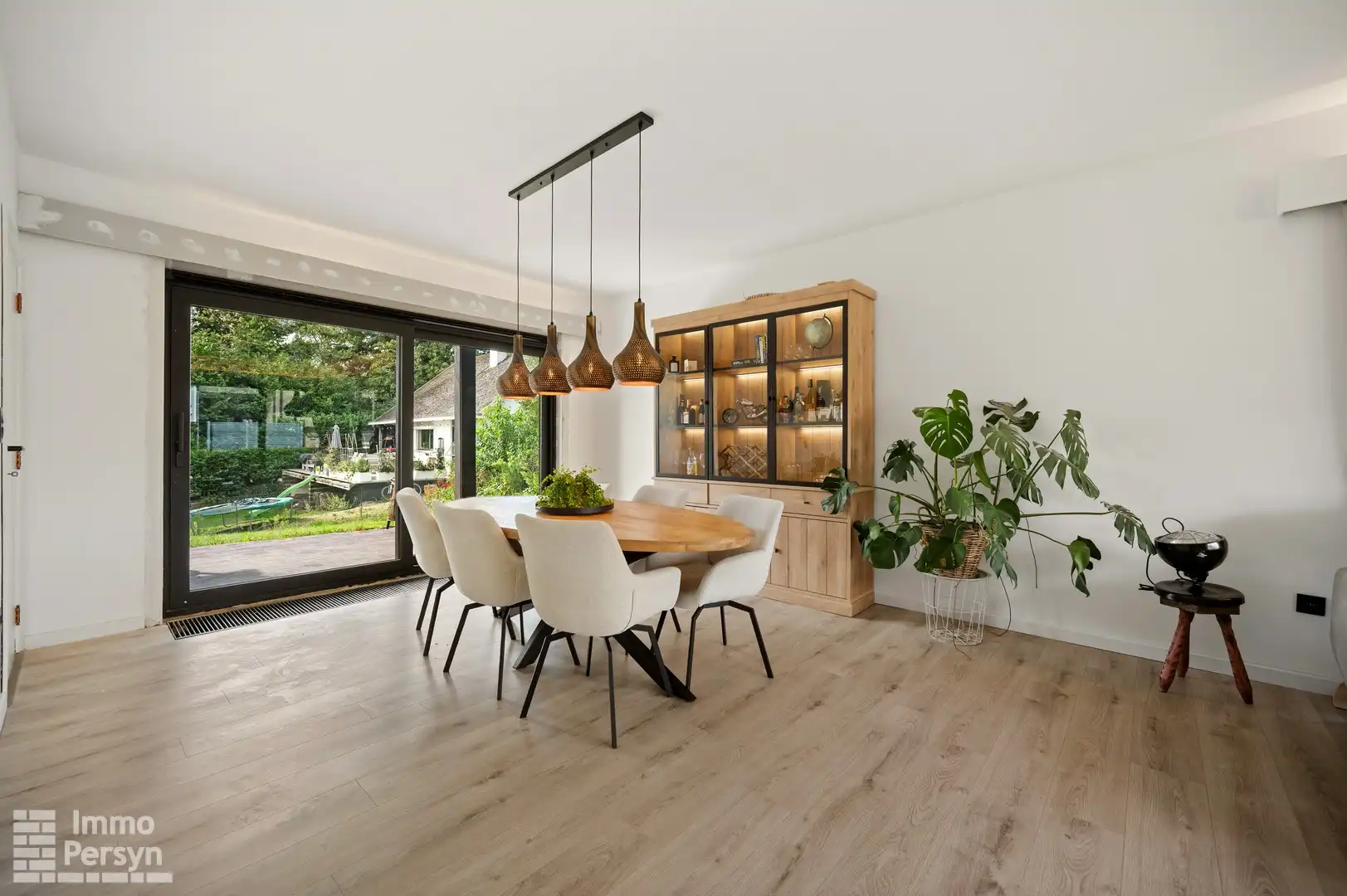Ruime gelijkvloerse woning OB gelegen in een rustige wijk foto 4
