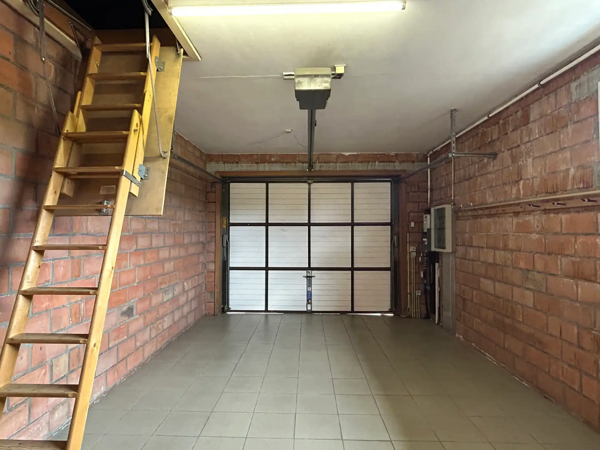 Gelijkvloerse woning met 2 slaapkamers en garage foto 40