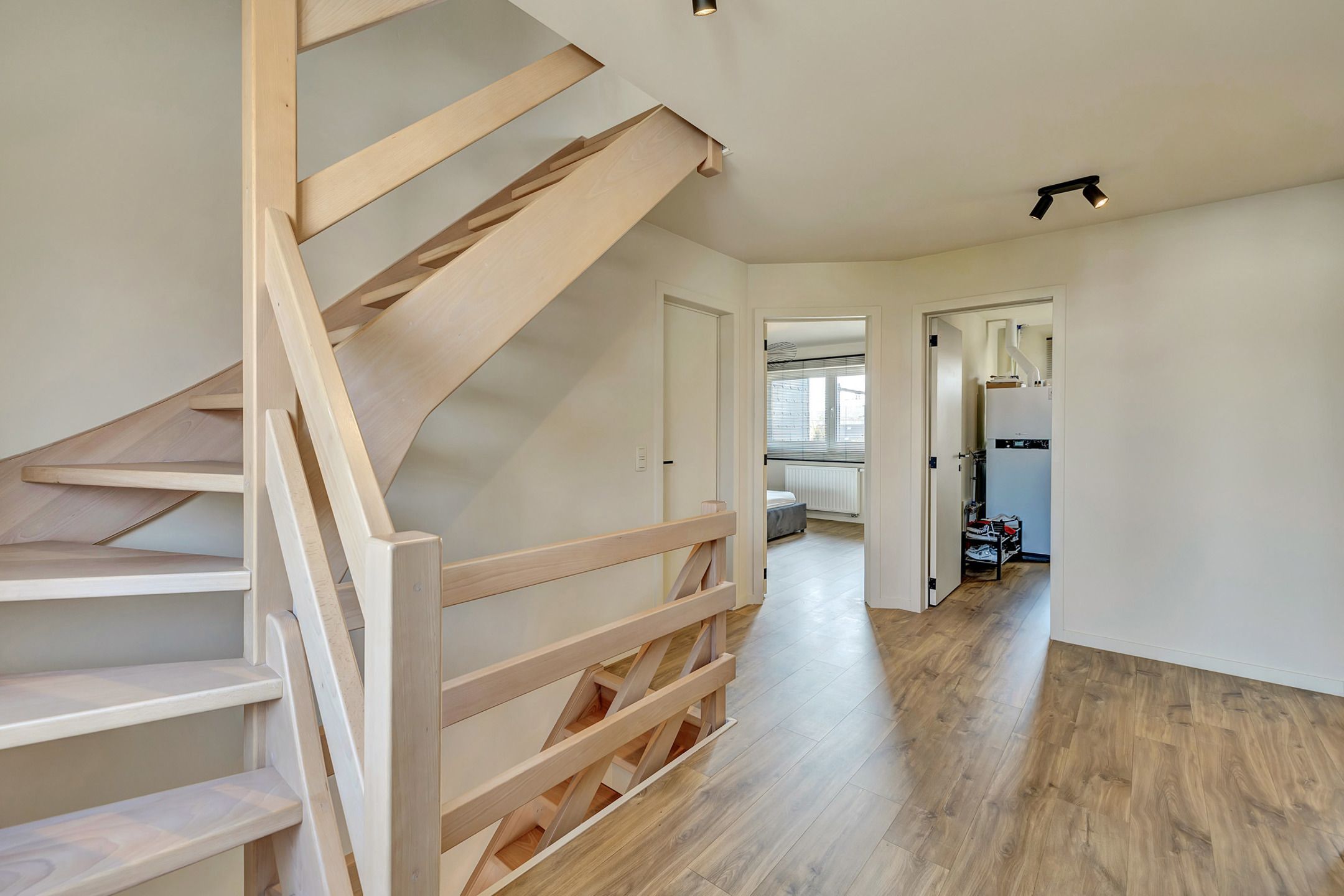 Prachtige woning met 4 slpks, tuin en garage foto 13