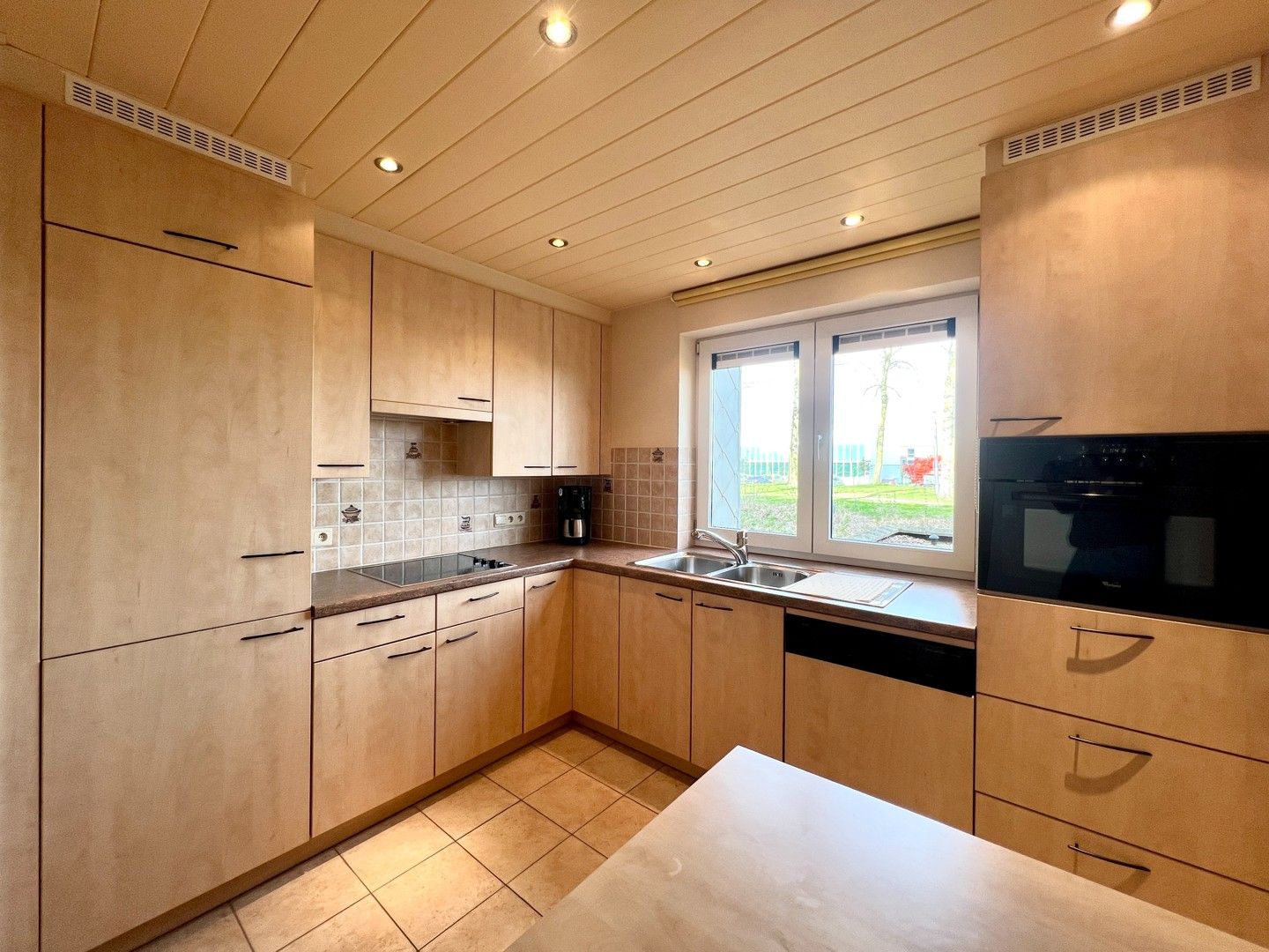 Ruim en lichtrijk appartement met 2 terrassen foto 10