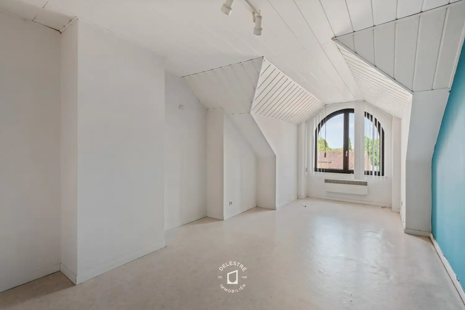 Uitzonderlijk ruime (handels) woning (300 m²) met atelier, dubbele garage en diepe tuin in Denderleeuw foto 13