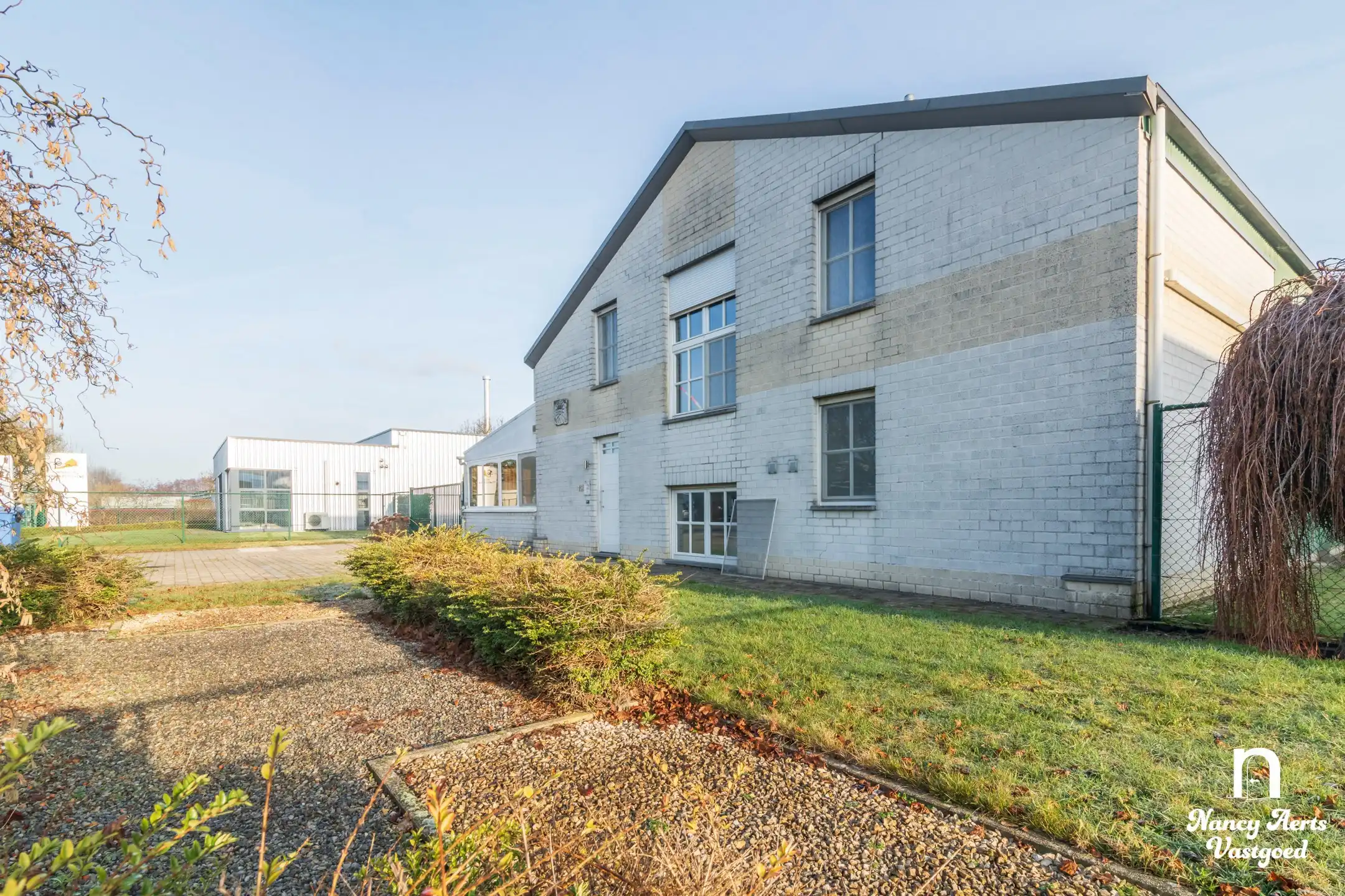 Loods van 550 m² met kantoor en woning met 4 slaapkamers foto 38