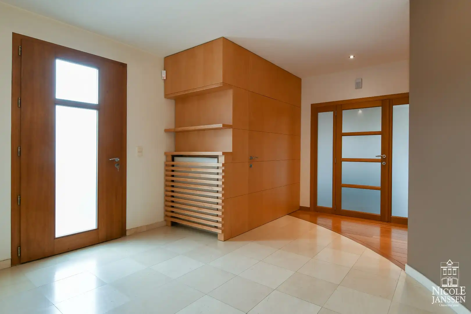 Instapklaar landhuis met tuin en interessant bijgebouw foto 3