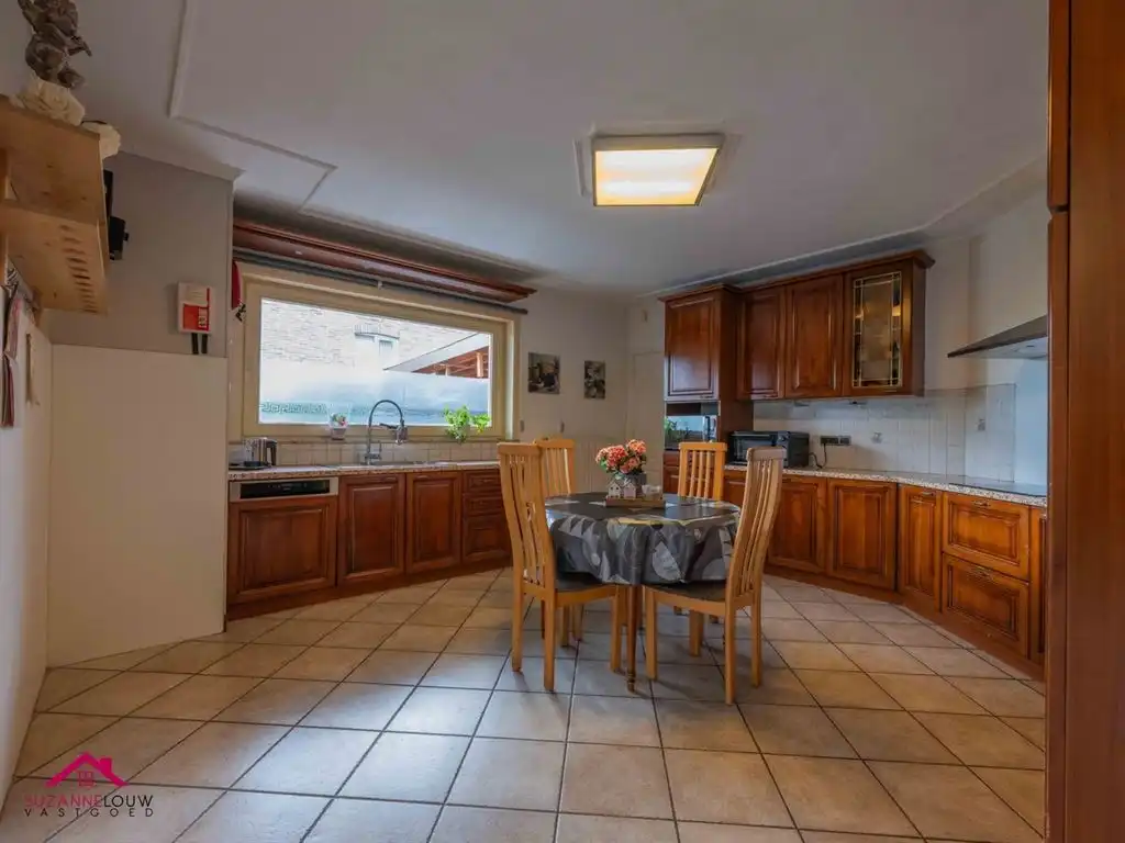 Riante vrijstaande woning met praktijkruimte foto 14