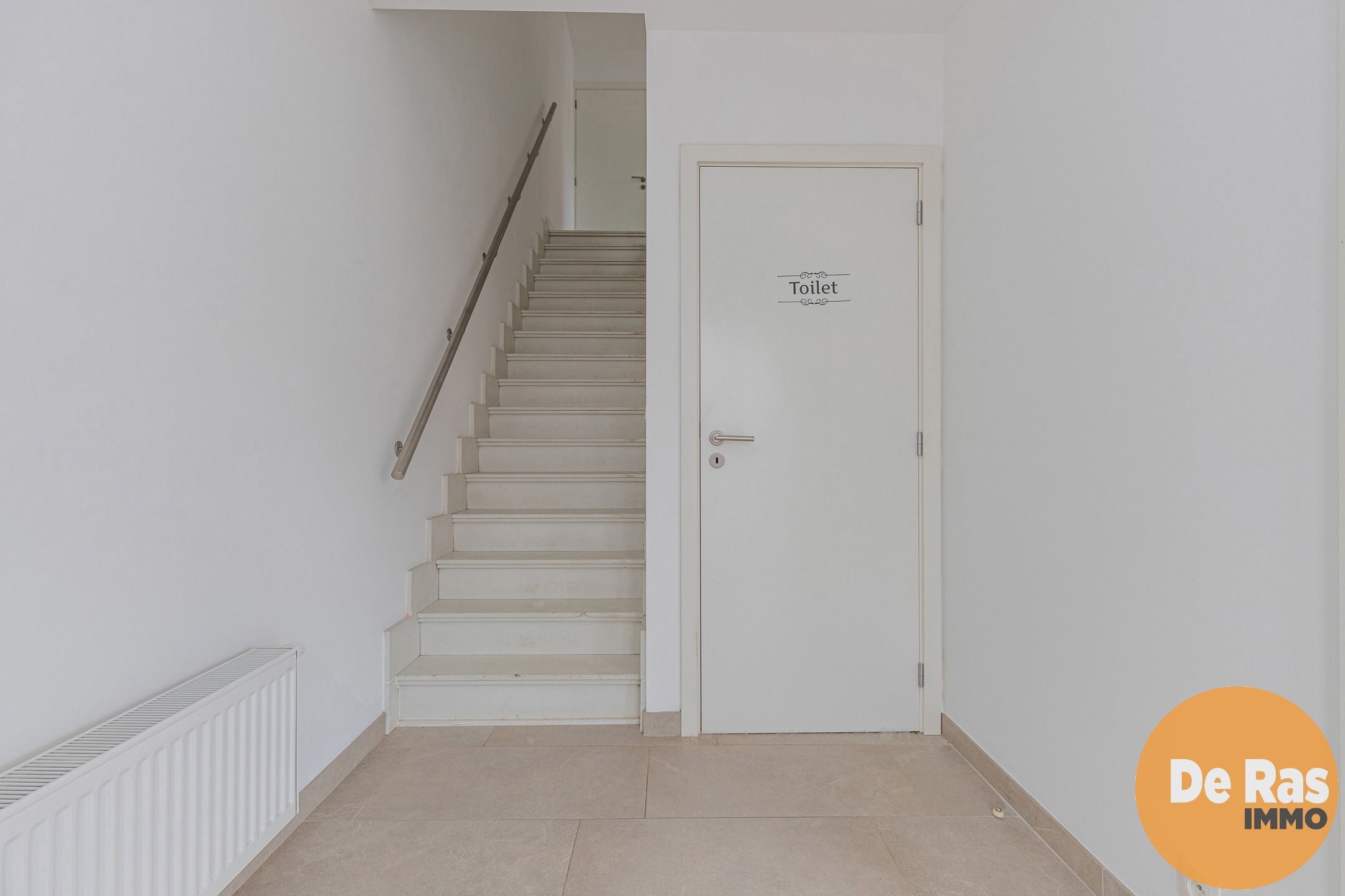 ERPE-MERE - Praktische halfopen woning met garage/loods. foto 4