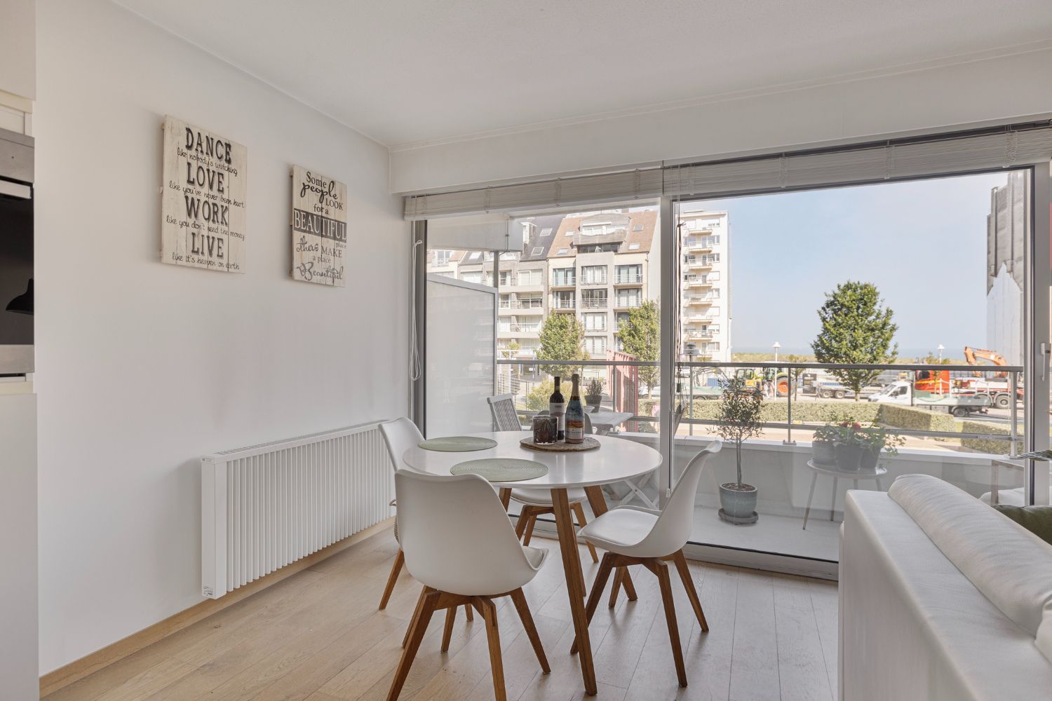 Gerenoveerd appartement met 1 slaapkamer en ruim terras foto 4