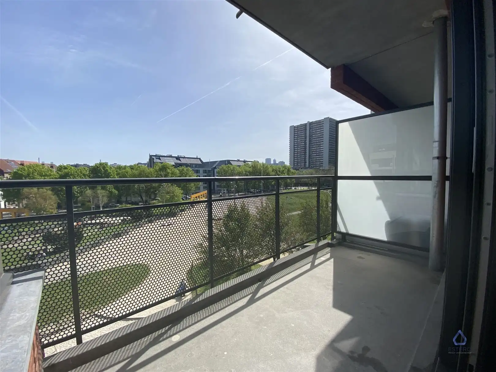 Prachtig 2 slpk appartement met zonnig terras foto 3