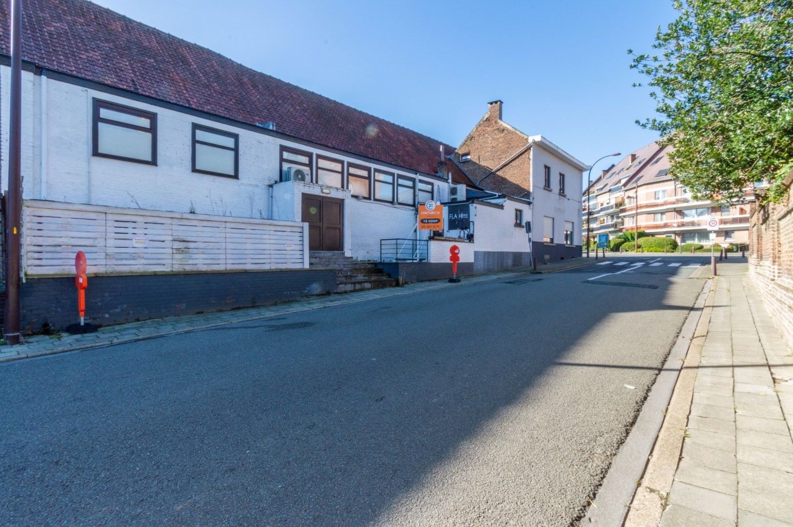 Welgelegen voormalig HORECA pand met zaal 250m² en ruime woonst foto 11